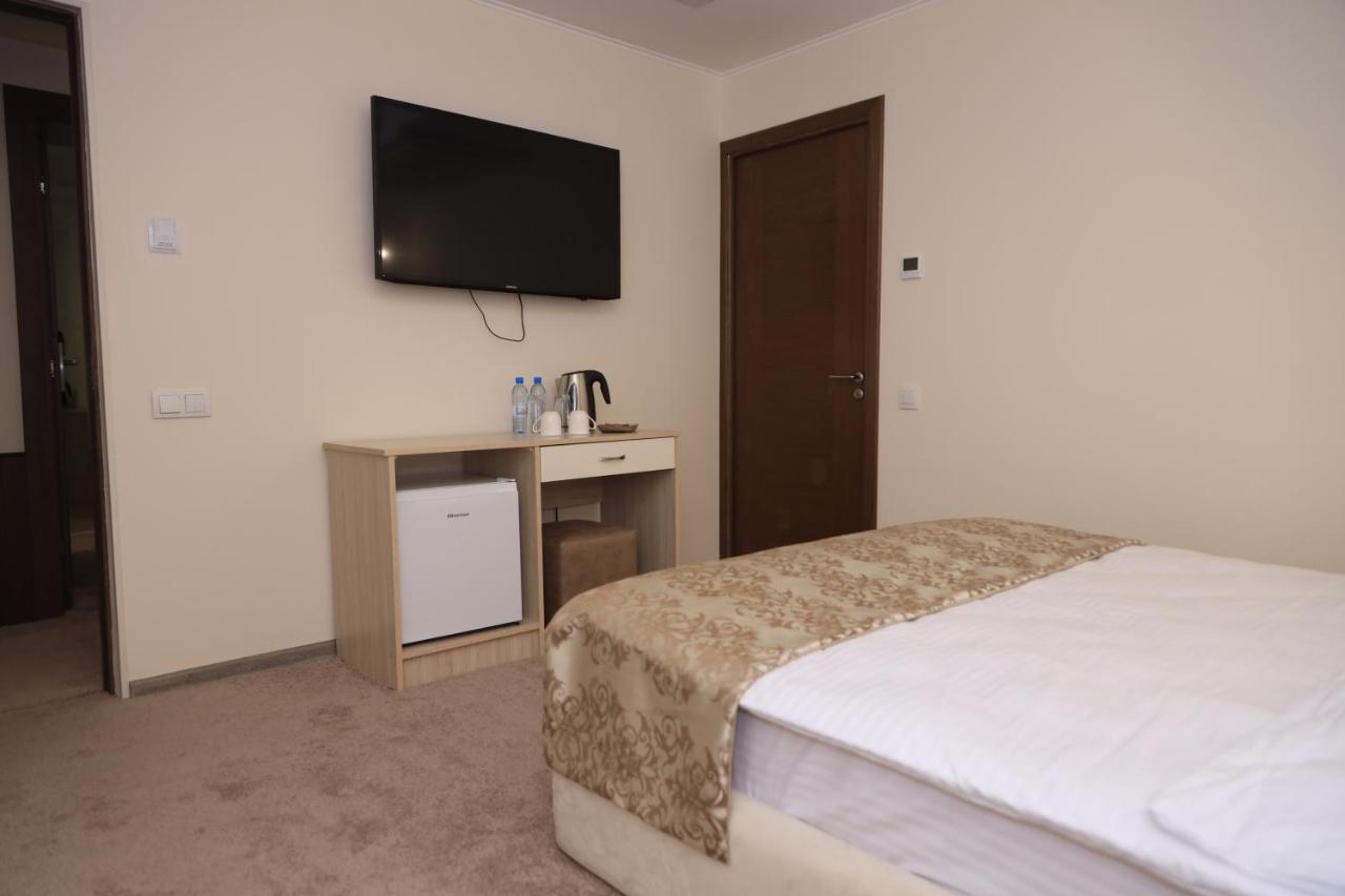 Delin Hotel And Tours Erévan Extérieur photo