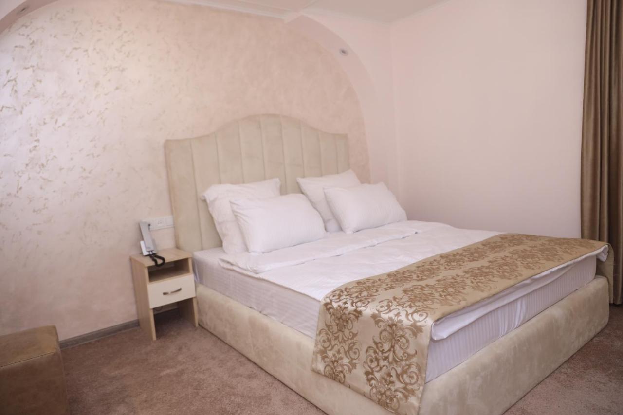 Delin Hotel And Tours Erévan Extérieur photo