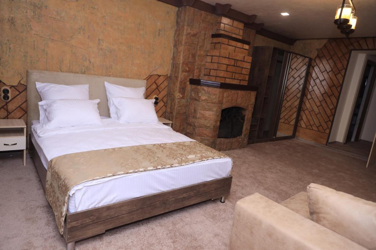 Delin Hotel And Tours Erévan Extérieur photo