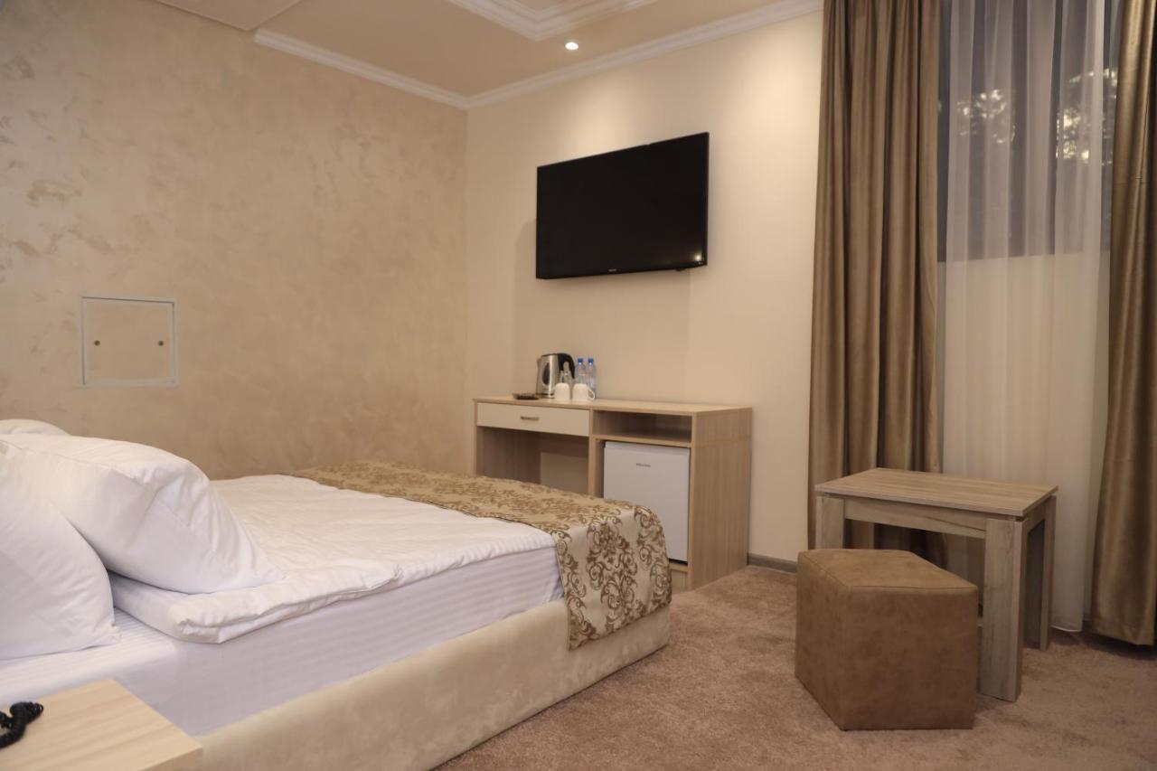 Delin Hotel And Tours Erévan Extérieur photo