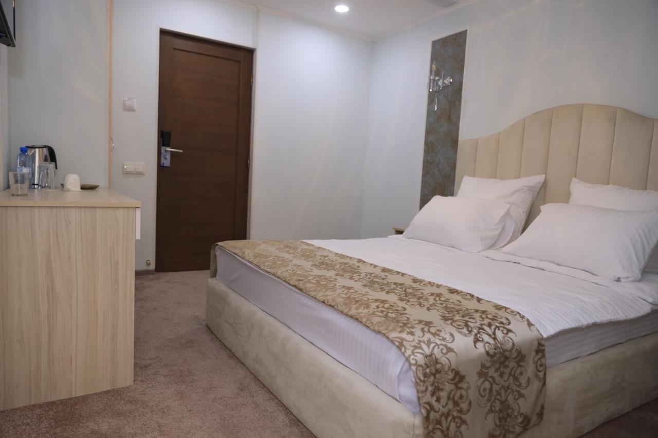 Delin Hotel And Tours Erévan Extérieur photo