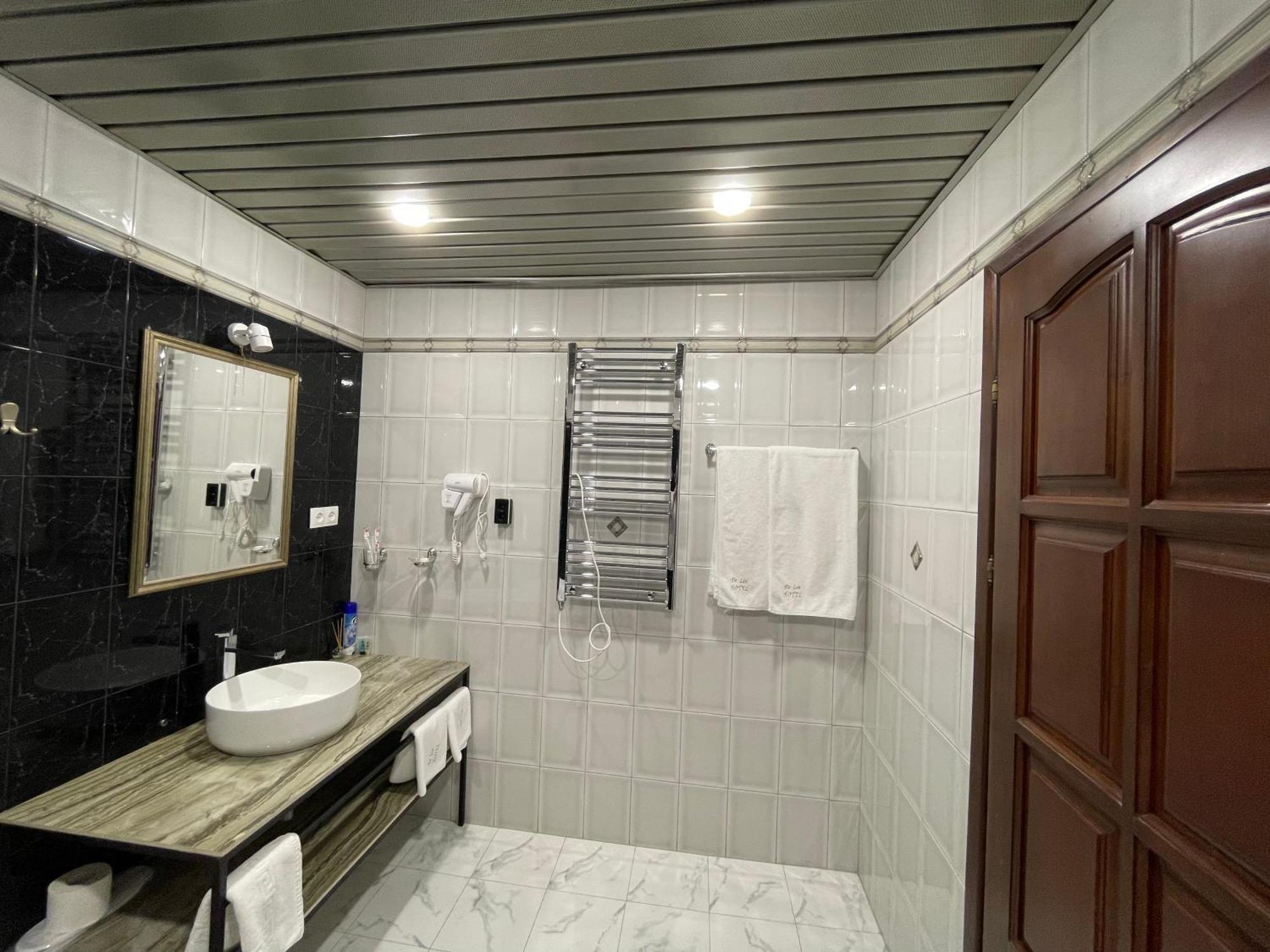 Delin Hotel And Tours Erévan Extérieur photo