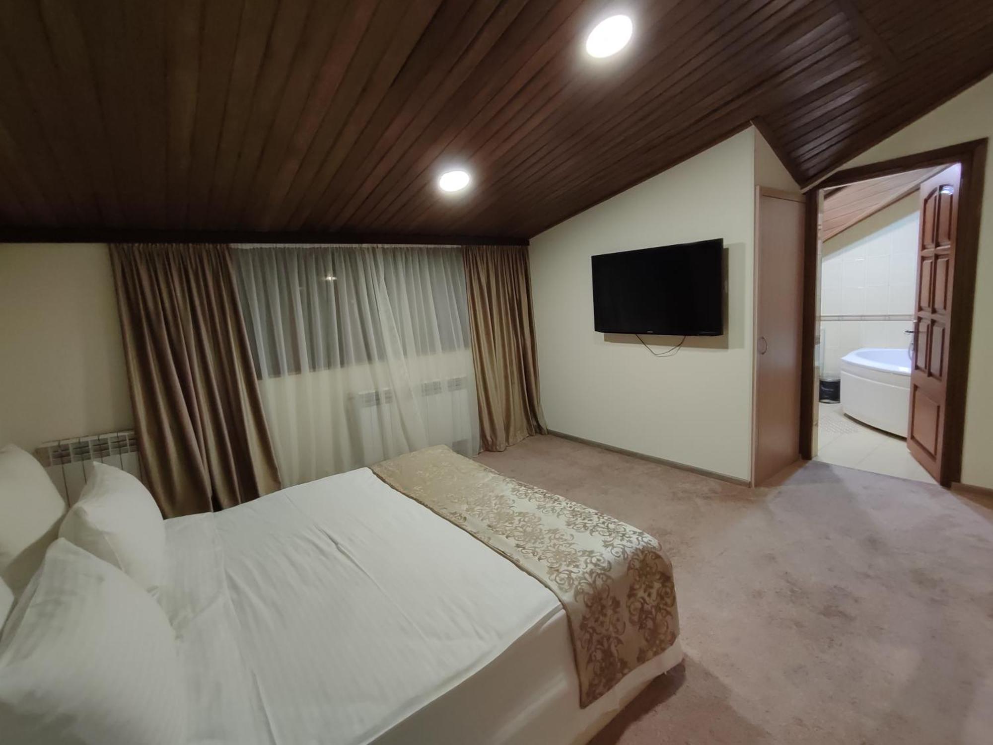 Delin Hotel And Tours Erévan Extérieur photo