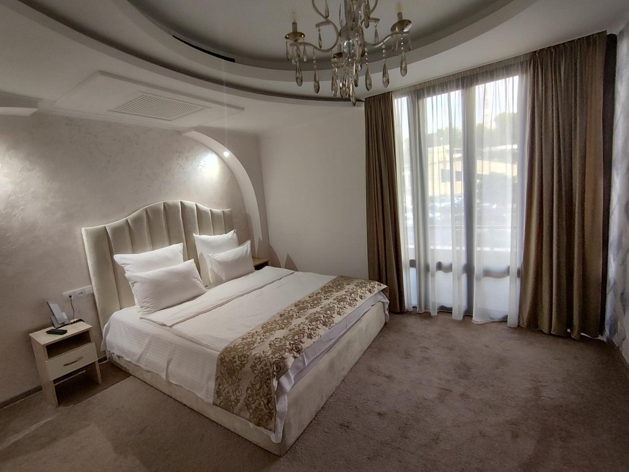 Delin Hotel And Tours Erévan Extérieur photo