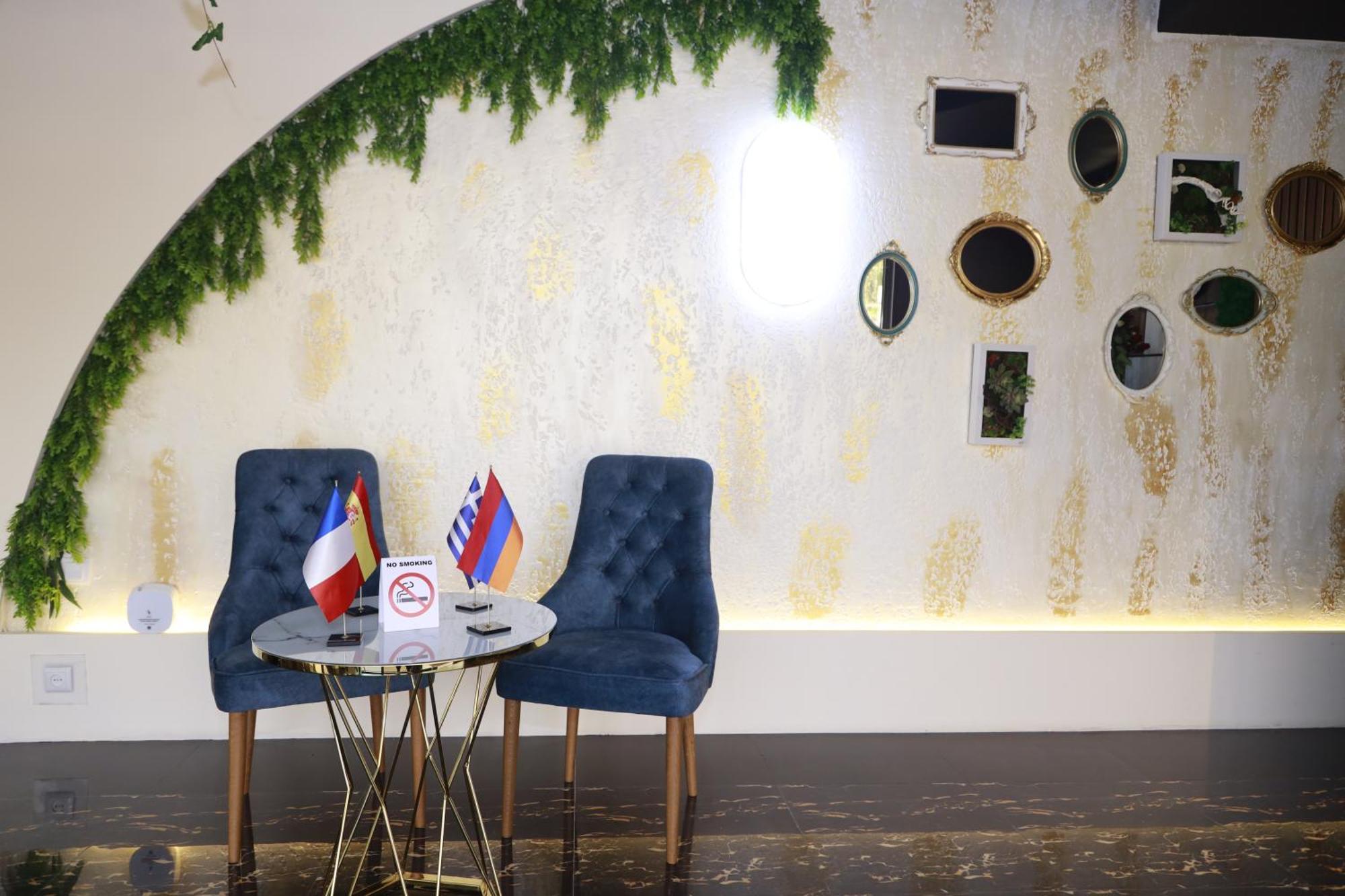 Delin Hotel And Tours Erévan Extérieur photo