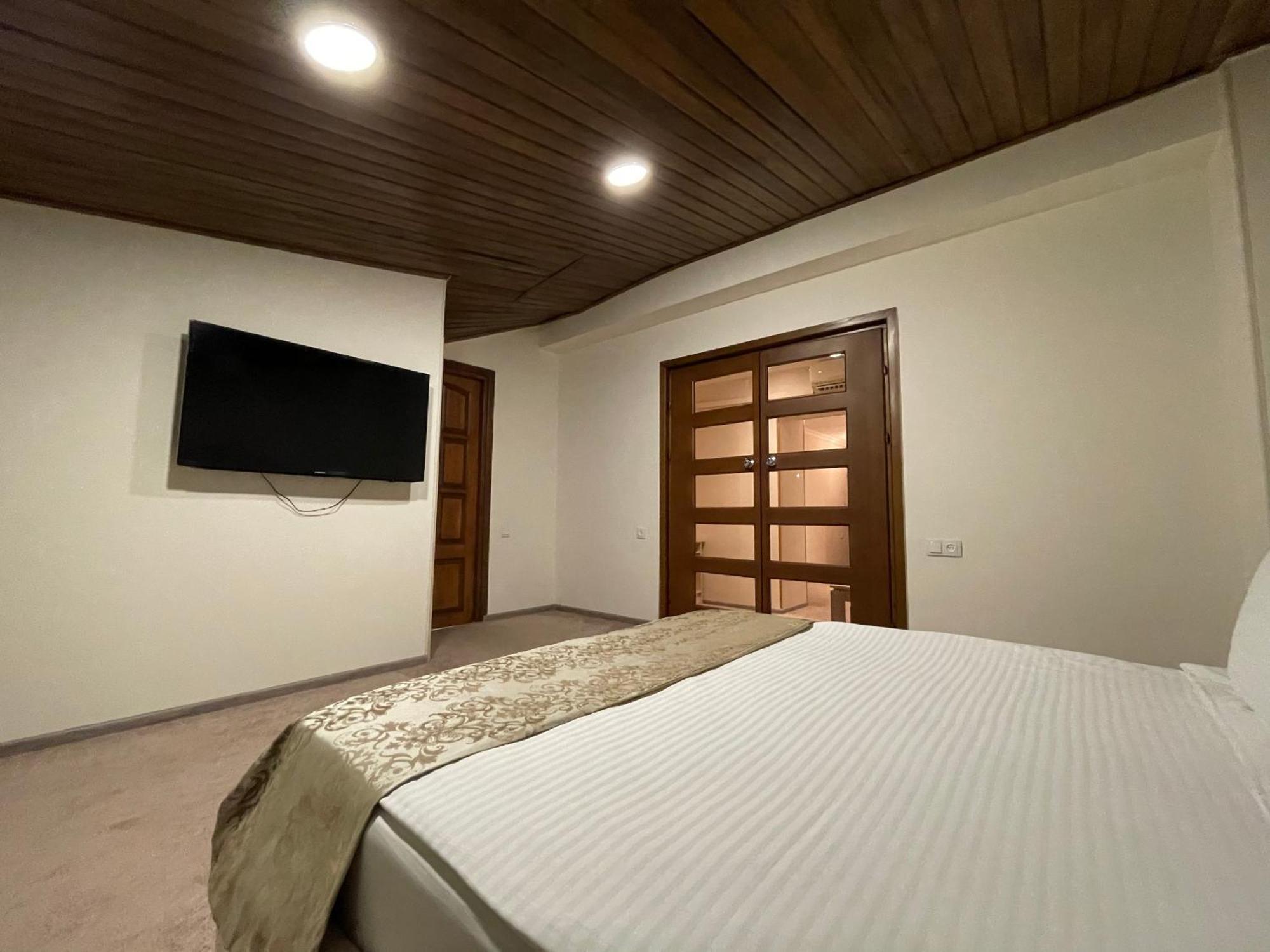 Delin Hotel And Tours Erévan Extérieur photo