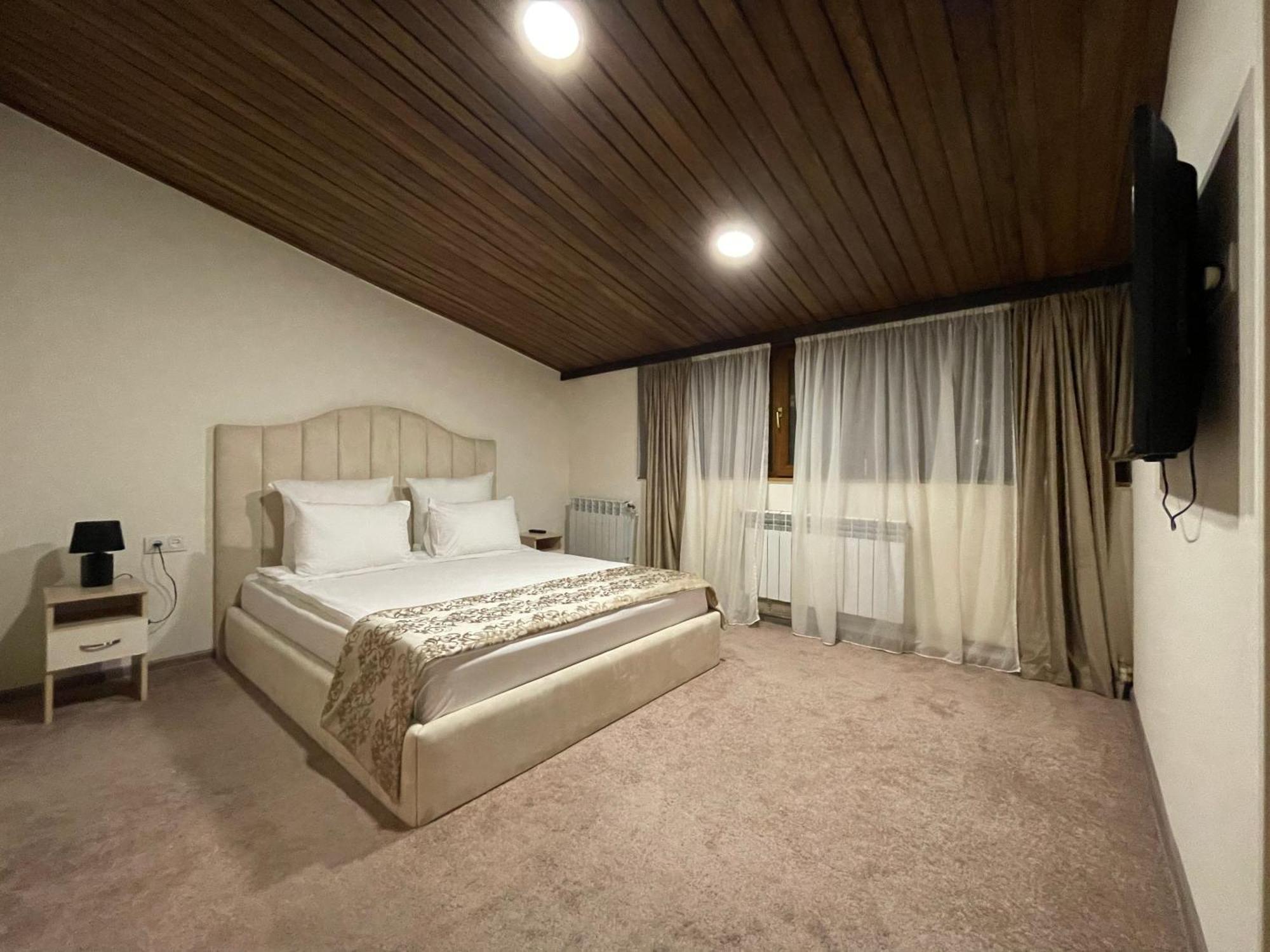 Delin Hotel And Tours Erévan Extérieur photo