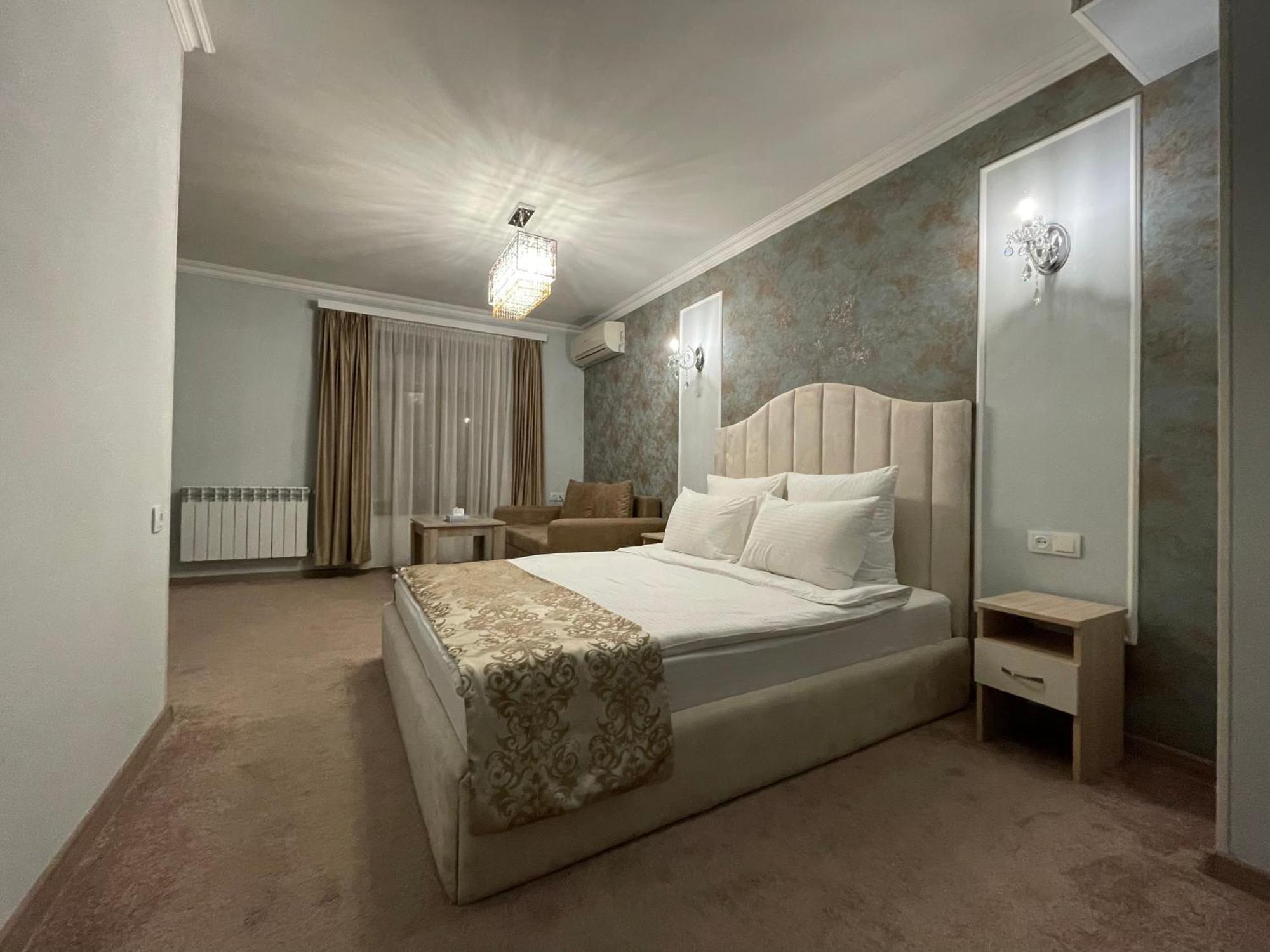 Delin Hotel And Tours Erévan Extérieur photo