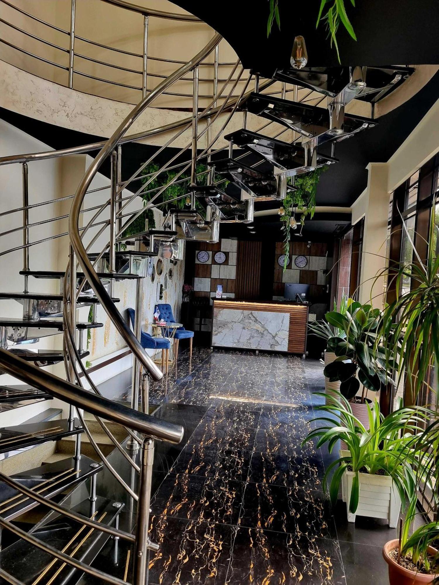 Delin Hotel And Tours Erévan Extérieur photo
